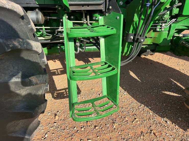 john-deere-6115d-image-11