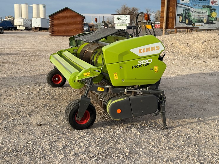 2020-claas-380-image-3