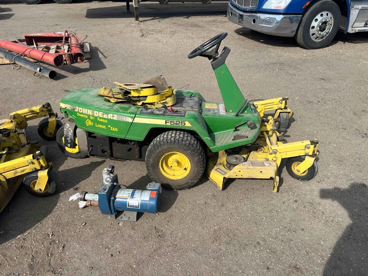 john-deere-525-image-11