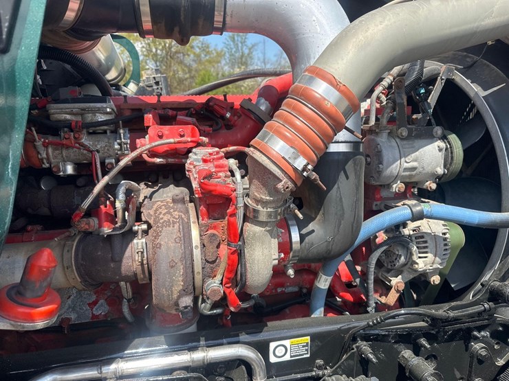 2016-kenworth-w900l-image-29