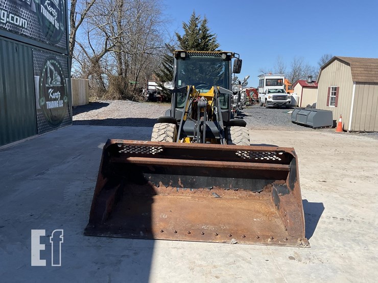 2021-deere-304l-image-7