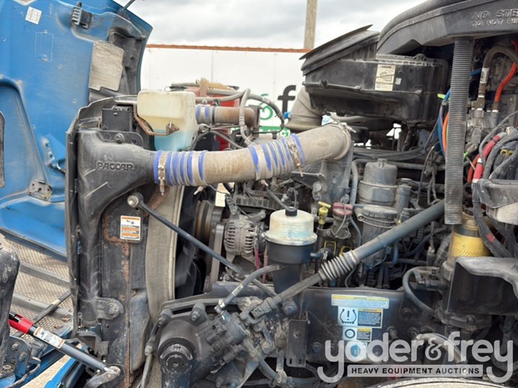 2018-peterbilt-579-image-44