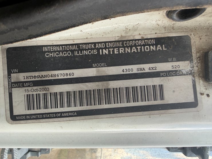2004-international-durastar-4300-image-67