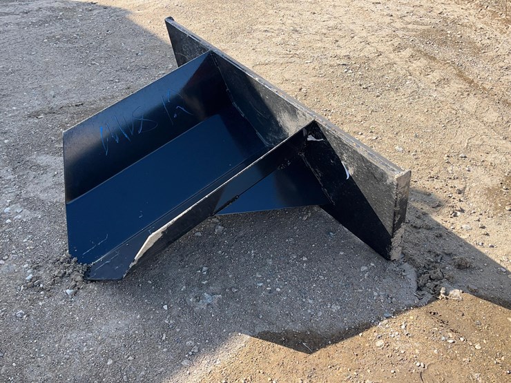 skid-steer-spade-bucket-image-1