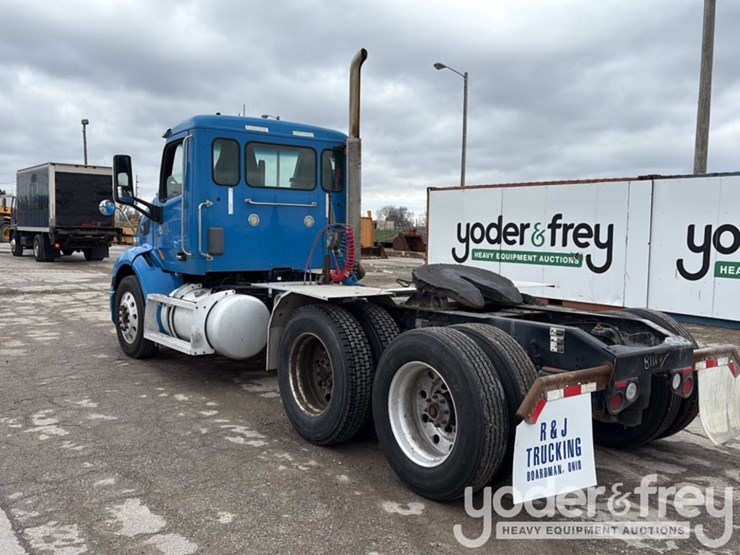 2018-peterbilt-579-image-4