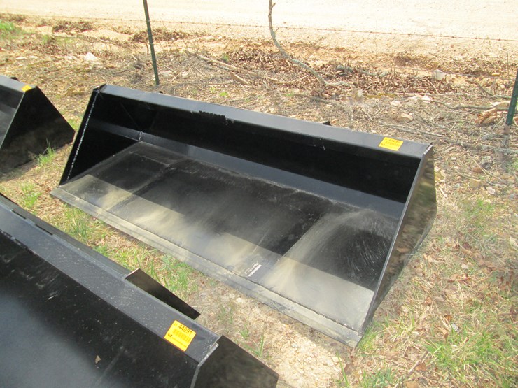 #44090-•-84"-skid-steer-bucket-image-1