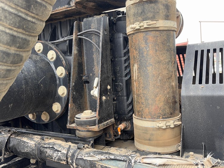 2018-peterbilt-567-hydrovac-truck-image-22