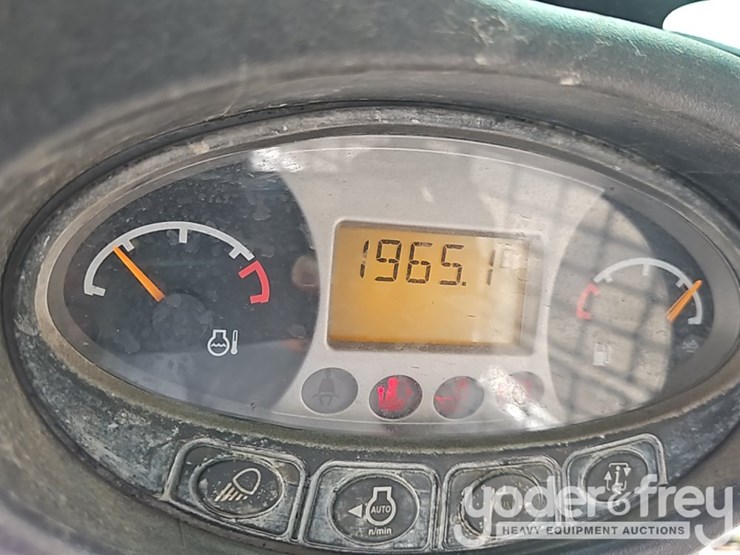 2020-bobcat-t590-image-32