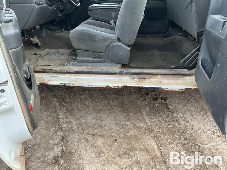 2005-chevrolet-silverado-1500-image-14