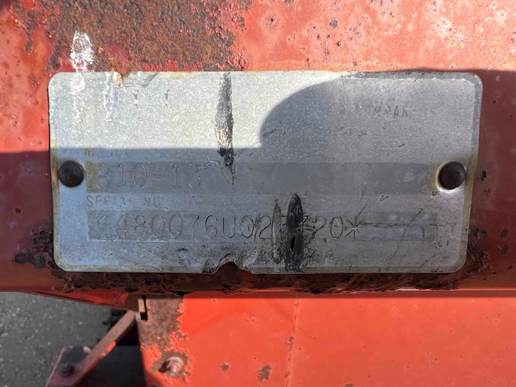 international-810-image-8