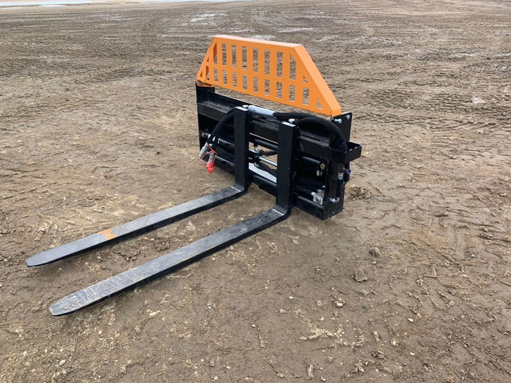 2025-wolverine-skid-steer-hydraulic-pallet-forks-image-1