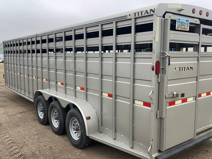 2013-titan-trailer-image-23