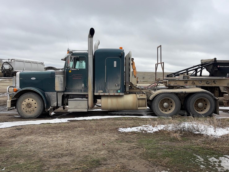 1997-peterbilt-379-sleeper-image-13