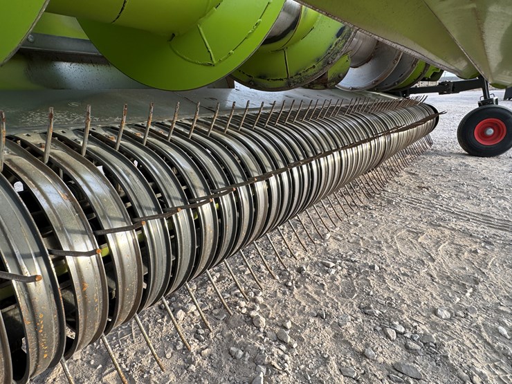 2020-claas-380-image-14