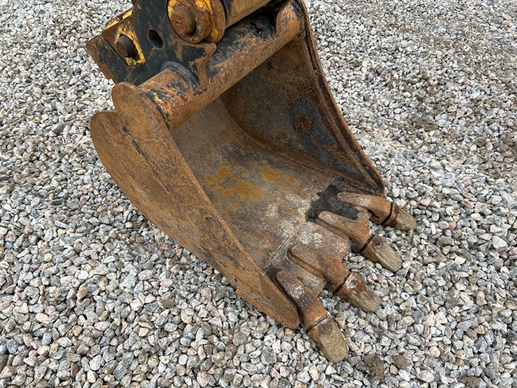 2022-deere-30g-image-8