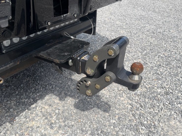 2008-freightliner-m2-106-image-14