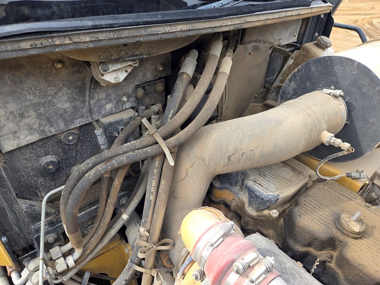 caterpillar-740-image-53