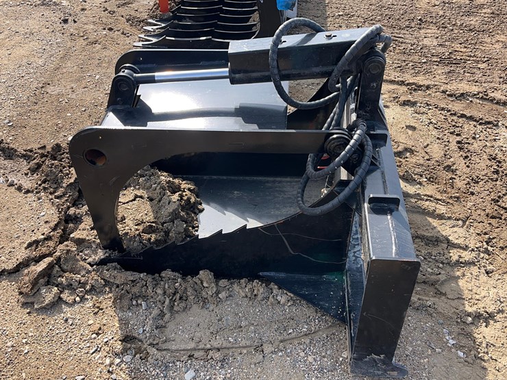 skid-steer-root-ball-grapple-image-3
