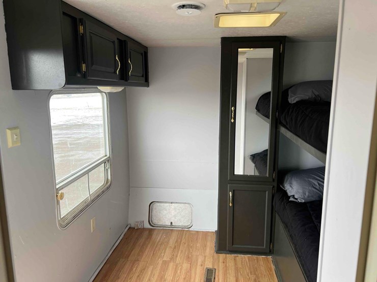 2003-keystone-hornet-travel-trailer-image-12