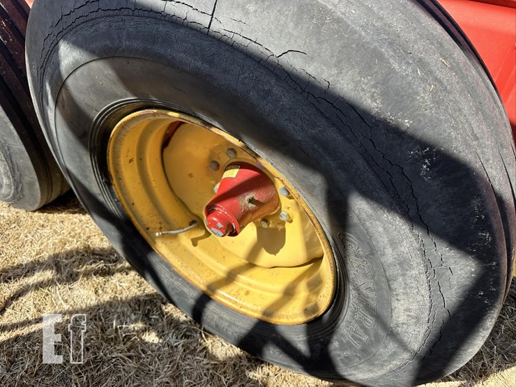 new-holland-791-image-11