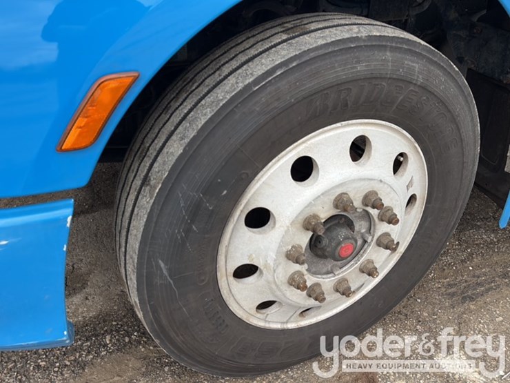 2018-peterbilt-579-image-8