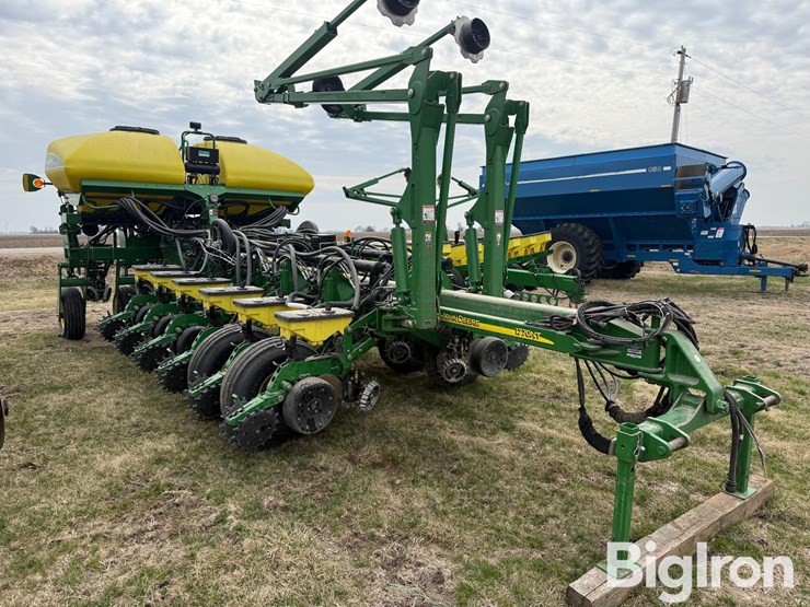 2009-john-deere-1770nt-ccs-image-3