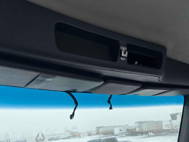 2016-peterbilt-579-image-53