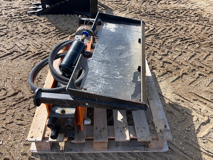 skid-steer-post-pounder-image-3