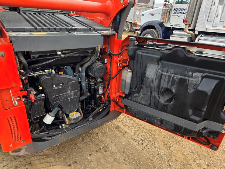 kubota-ssv75-image-23
