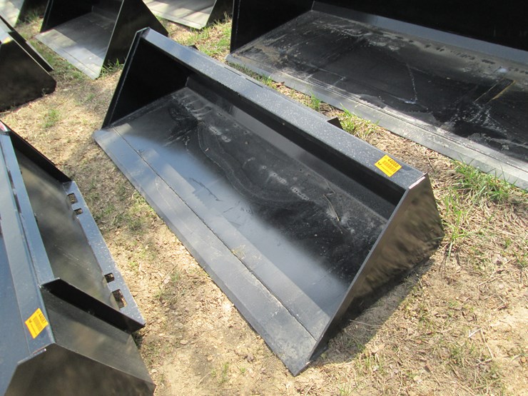 #44088-•-84"-skid-steer-bucket-image-1