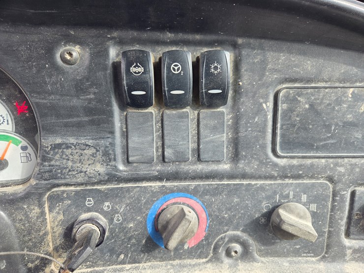 caterpillar-740-image-65