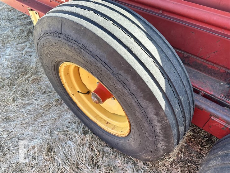 new-holland-791-image-21