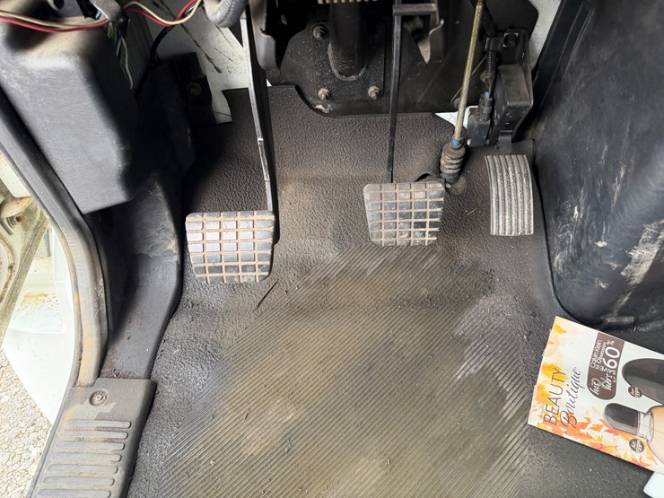 2004-international-durastar-4300-image-55