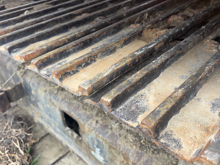 2012-case-cx130b-image-1