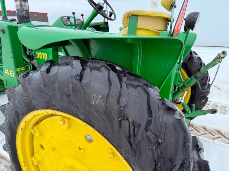 john-deere-3010-image-7