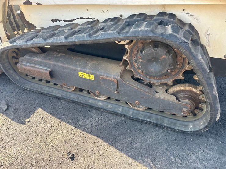 2021-bobcat-t450-image-11