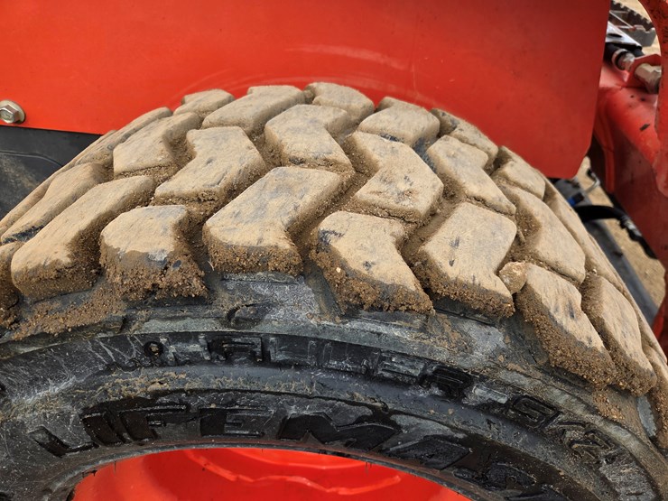 kubota-ssv75-image-45