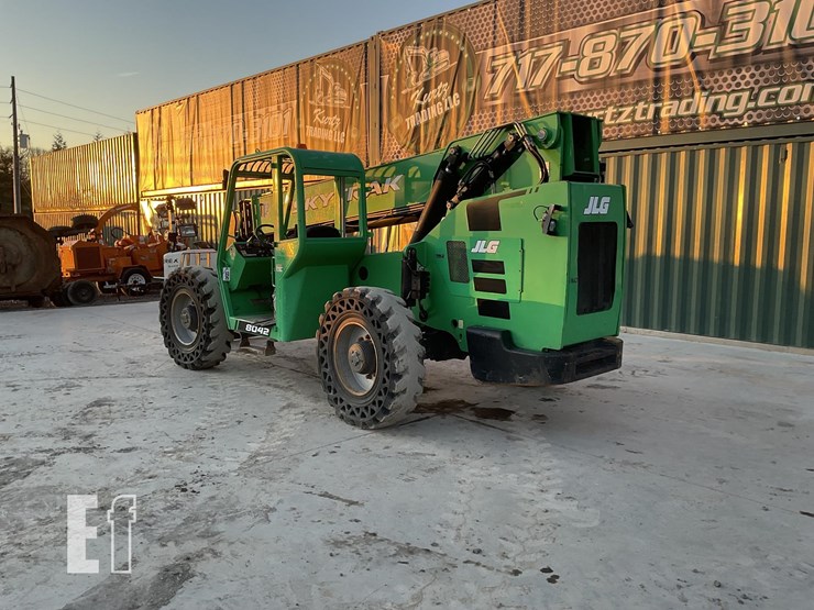 2018-sky-trak-8042-image-2