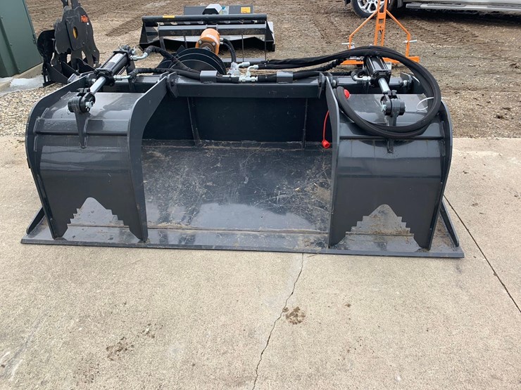 wolverine-skid-steer-bucket-grapple-image-7