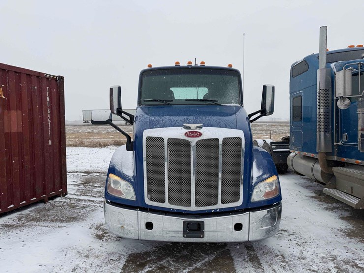 2016-peterbilt-579-image-5