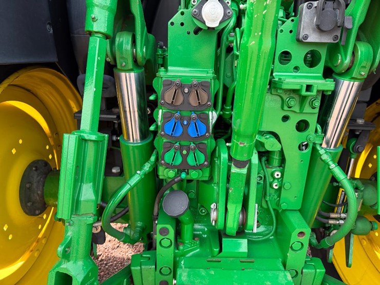 john-deere-6130r-image-30