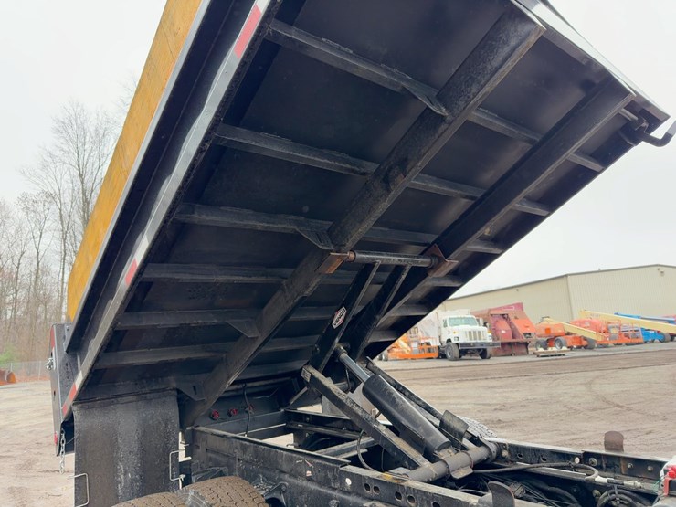 2013-ford-f750-xl-image-19