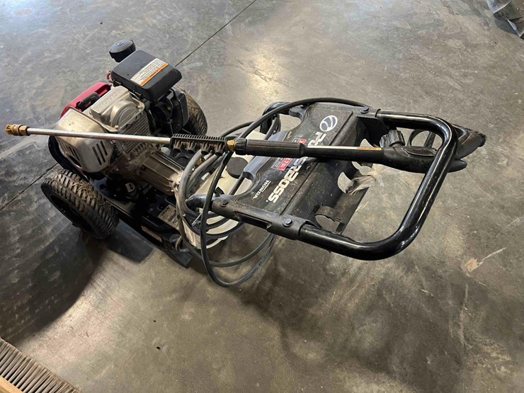 honda-powerboss-pressure-washer-image-4