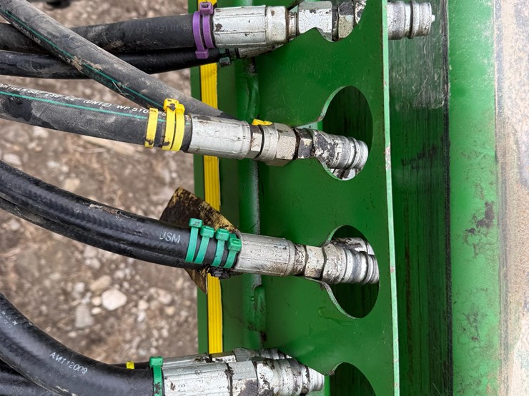 2009-john-deere-1770nt-ccs-image-11