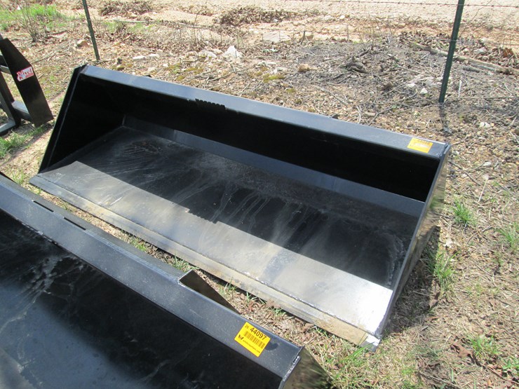 #44098-•-84"-skid-steer-bucket-image-1