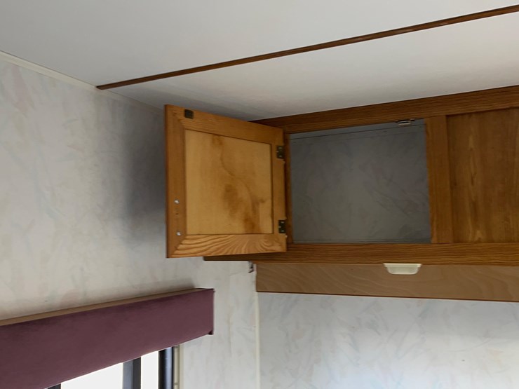 1997-gulf-stream-camper/office-image-38