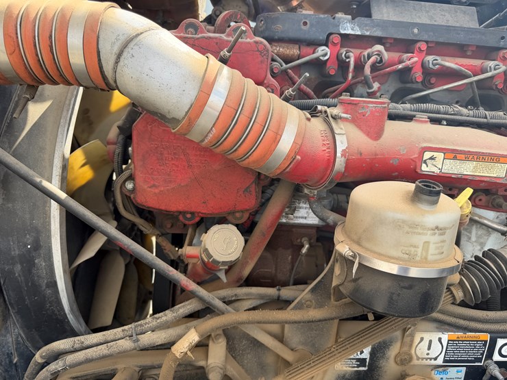 2012-kenworth-900b-image-57