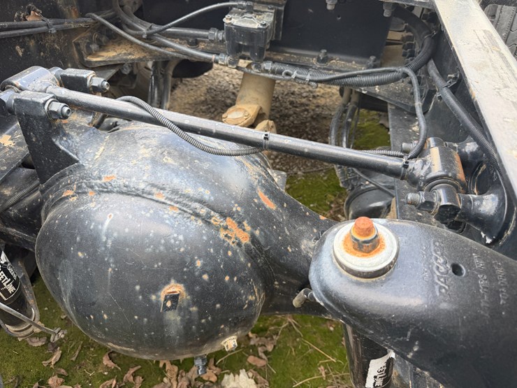 2012-kenworth-900b-image-14