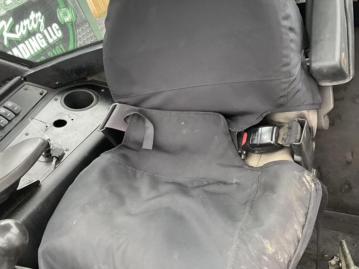 2010-jcb-409-image-11