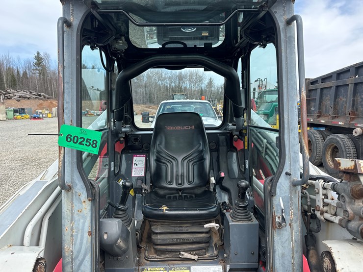 takeuchi-tl240-image-33